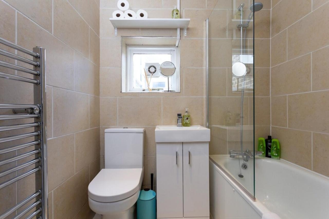 Quaint 2 Bedroom Flat - 9 Minutes Walk To Vauxhall Tube London Luaran gambar