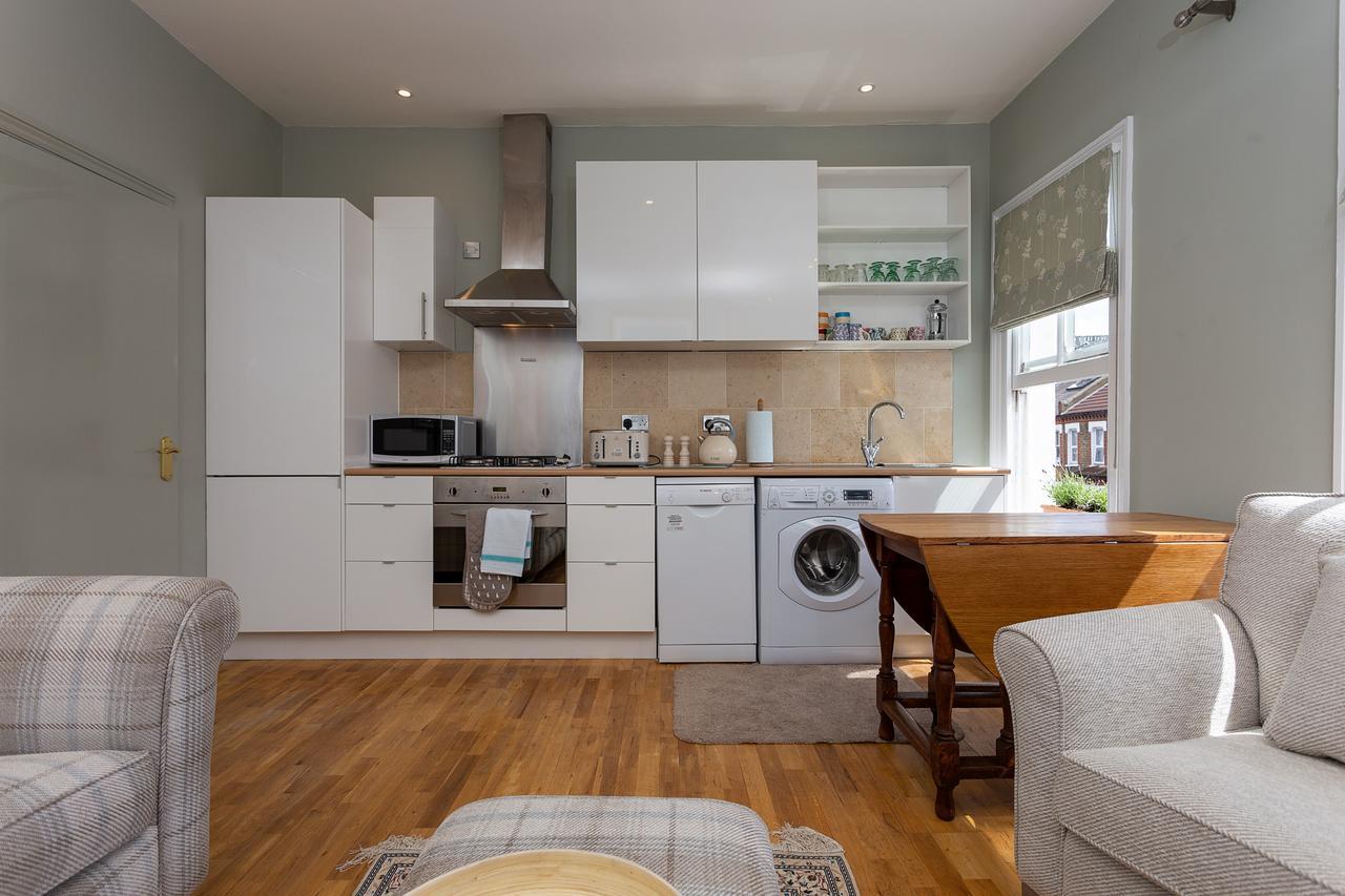 Quaint 2 Bedroom Flat - 9 Minutes Walk To Vauxhall Tube London Luaran gambar